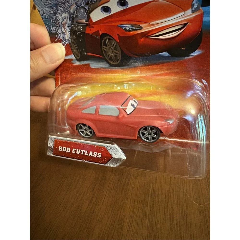Disney Pixar Cars Color Changers BOB CUTLASS Car 2 Paint Jobs in 1 New Very Rare